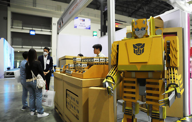 Compelling Thai Trade Exhibition to the international level,expanding the event area to accommodate Thai-International entrepreneurs at IMPACT Muang Thong Thani.